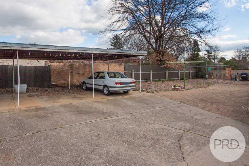 1/1 Raye Street TOLLAND 9