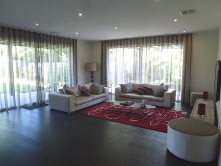 Gallery: 11 Raymond Court