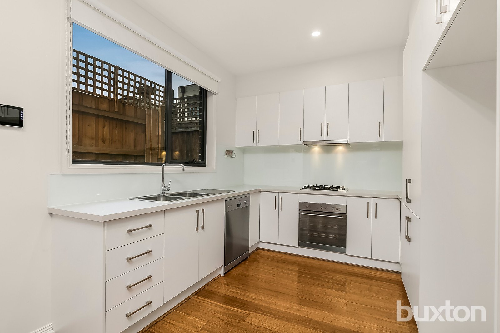 Gallery: 1/1 Renown Street
