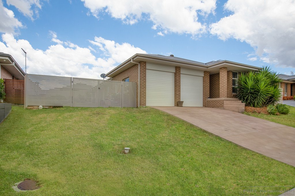 11 Reo Street LARGS 1