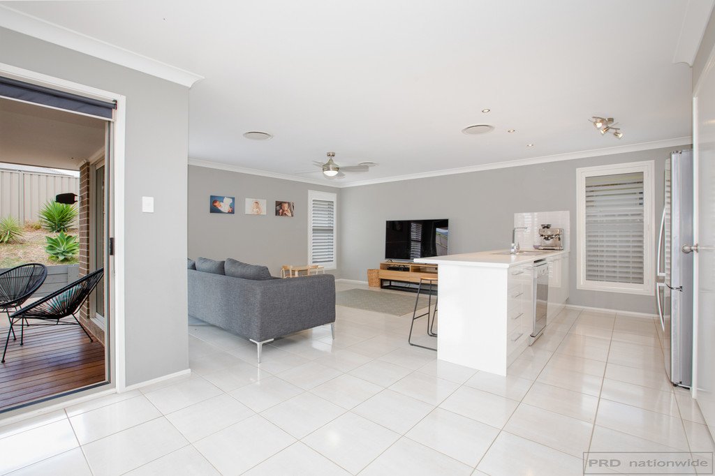 11 Reo Street LARGS 4