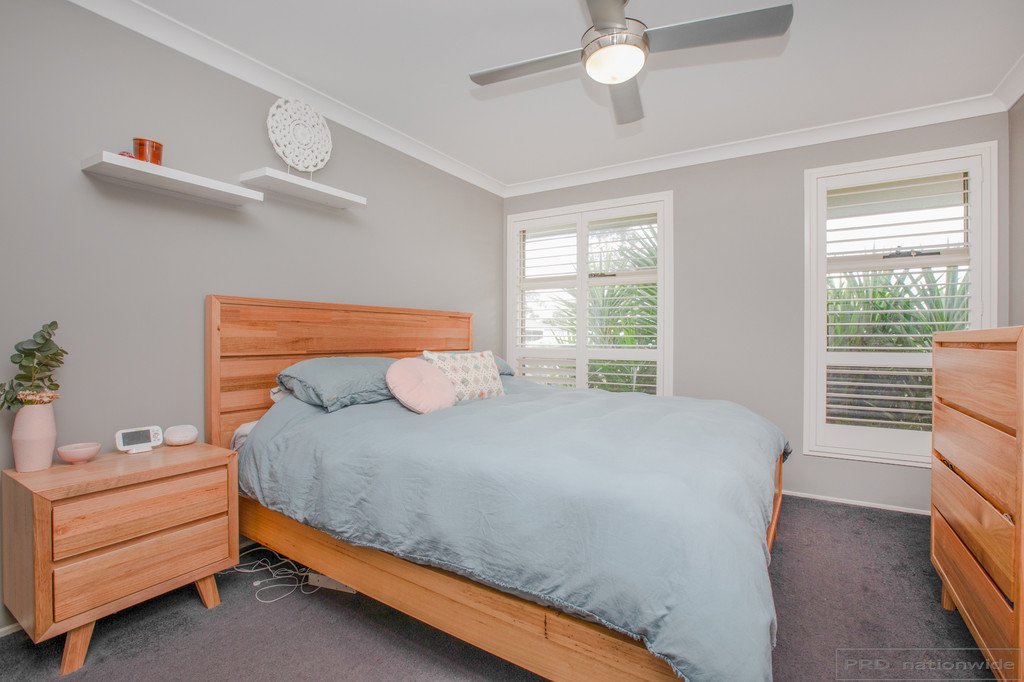 11 Reo Street LARGS 9