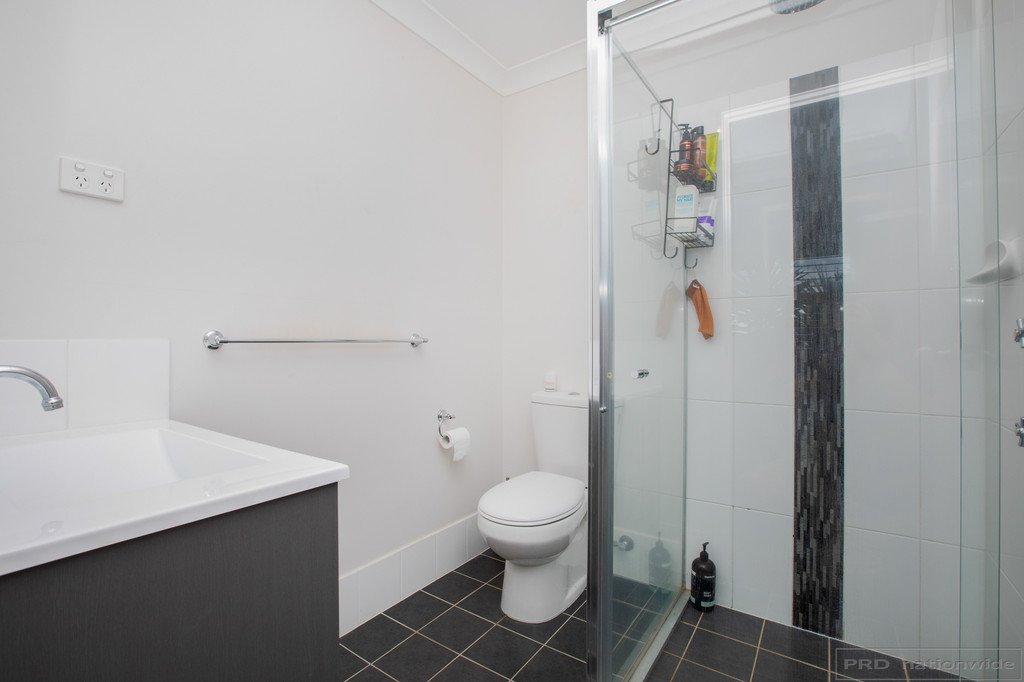 11 Reo Street LARGS 10
