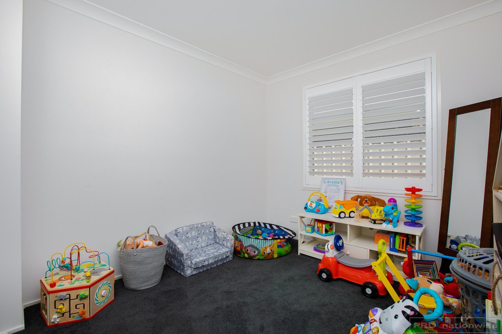 11 Reo Street LARGS 13