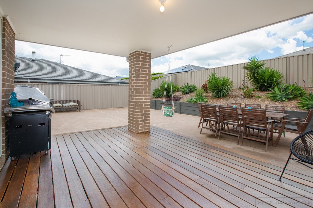 11 Reo Street LARGS 15