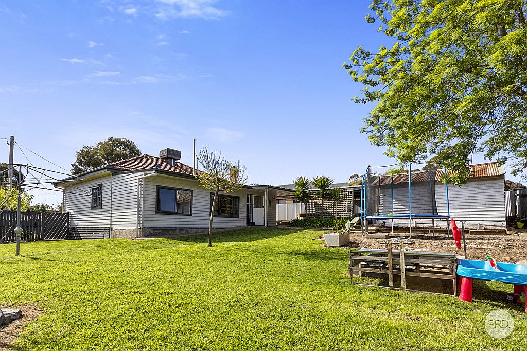 11 Reverie Street LONG GULLY 12
