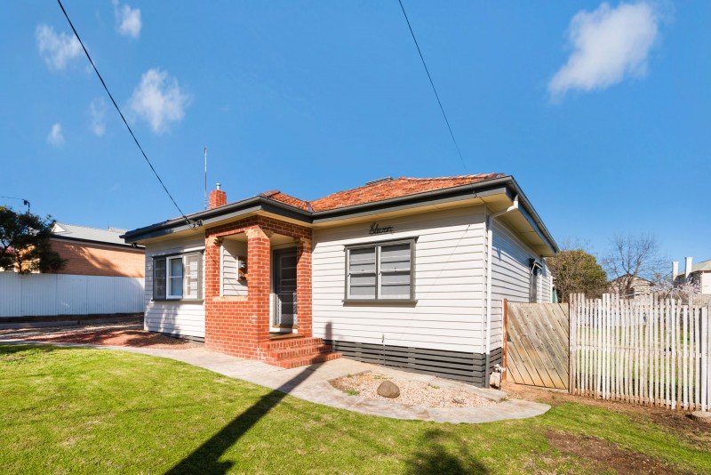 11 Reverie Street LONG GULLY 1