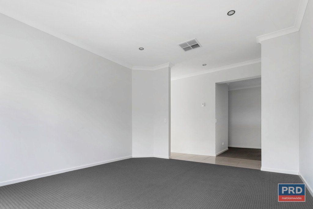 11 Rheola Drive WHITE HILLS 4