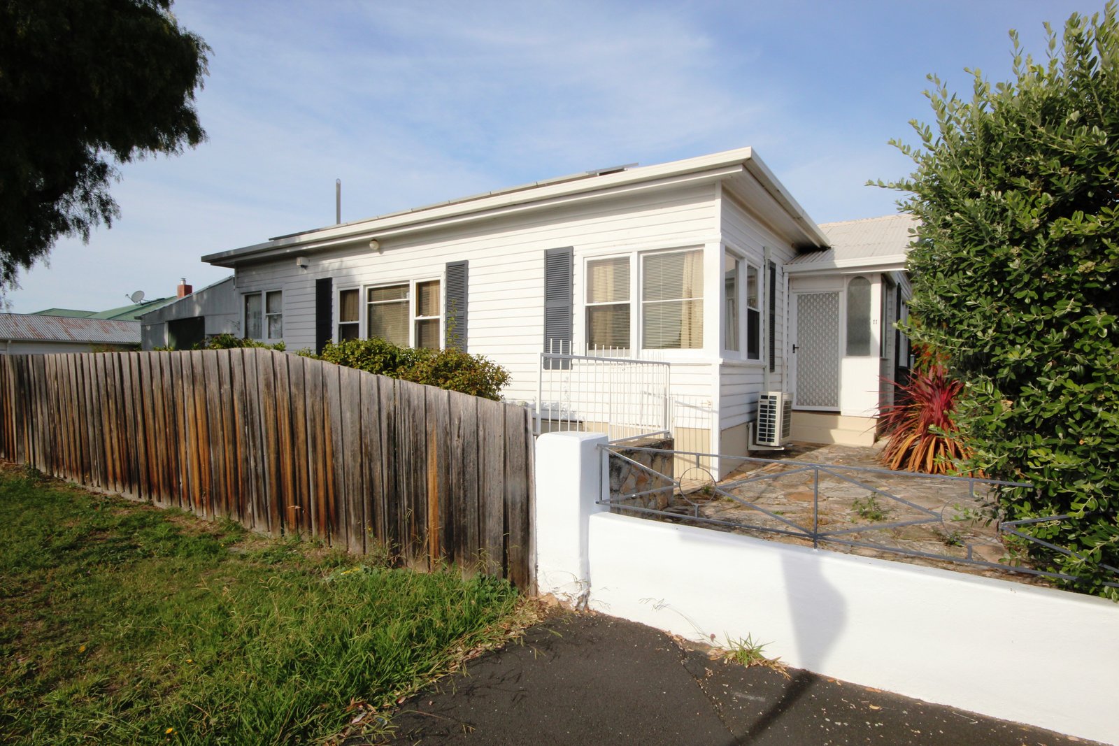 11 Riverway Road MONTROSE 1