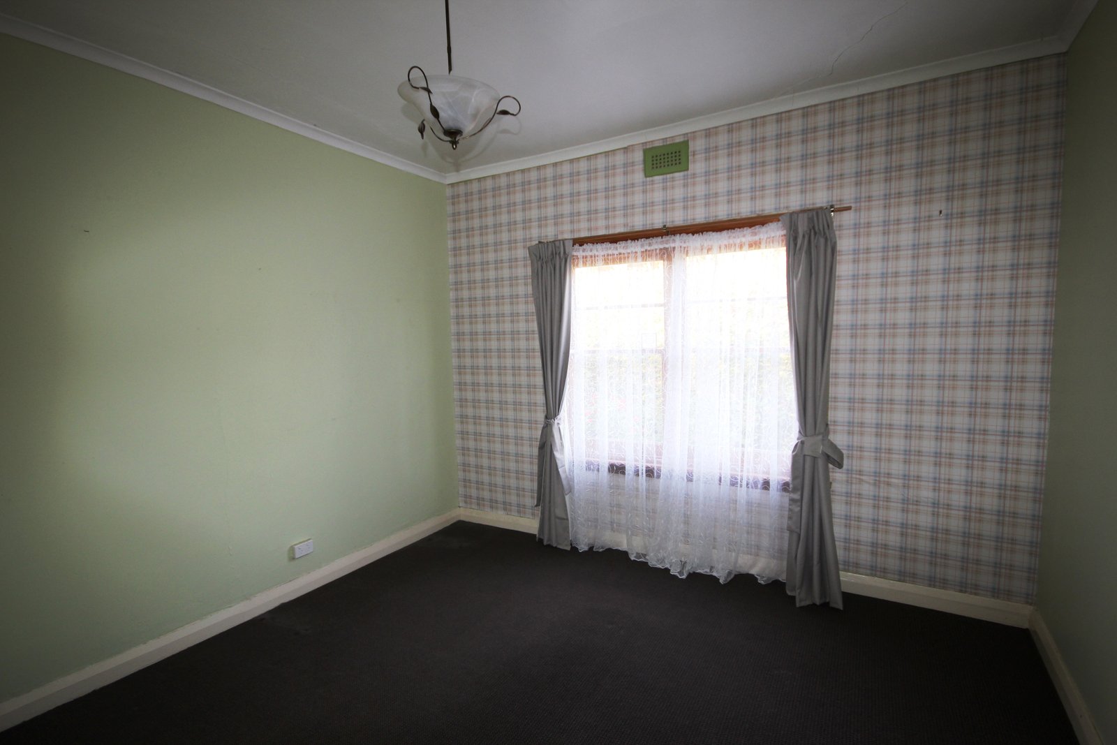11 Riverway Road MONTROSE 8