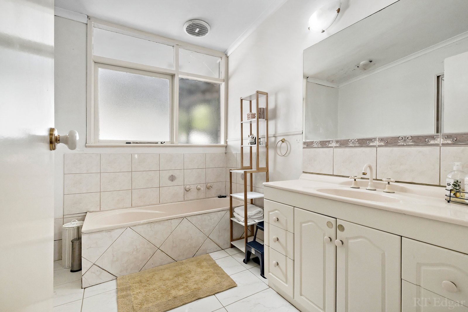 Real Estate and Property in 11 Rivette Street, Scoresby, VIC