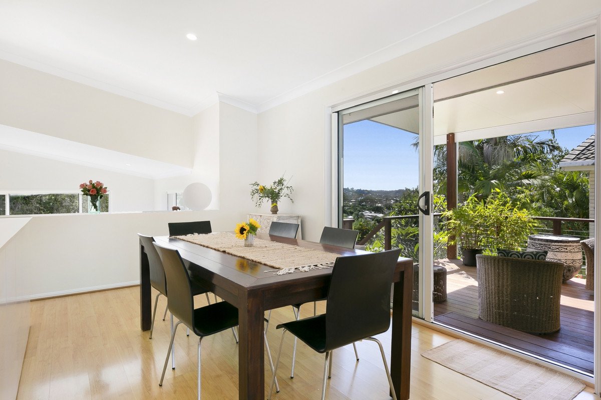 11 Robinson Place Currumbin Waters 7