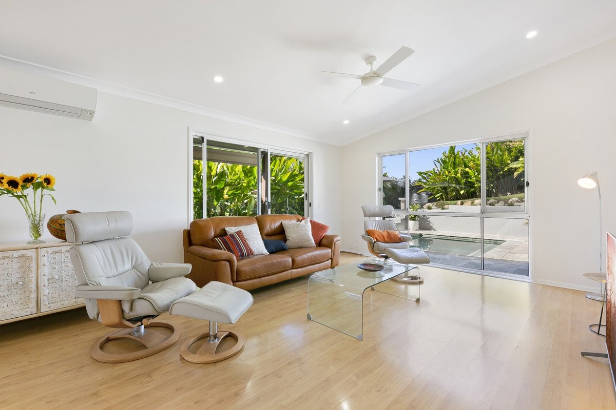 11 Robinson Place Currumbin Waters 9