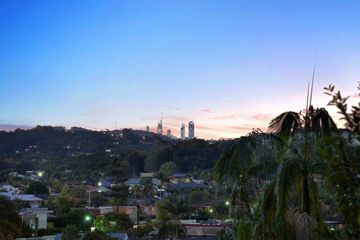 11 Robinson Place Currumbin Waters 19