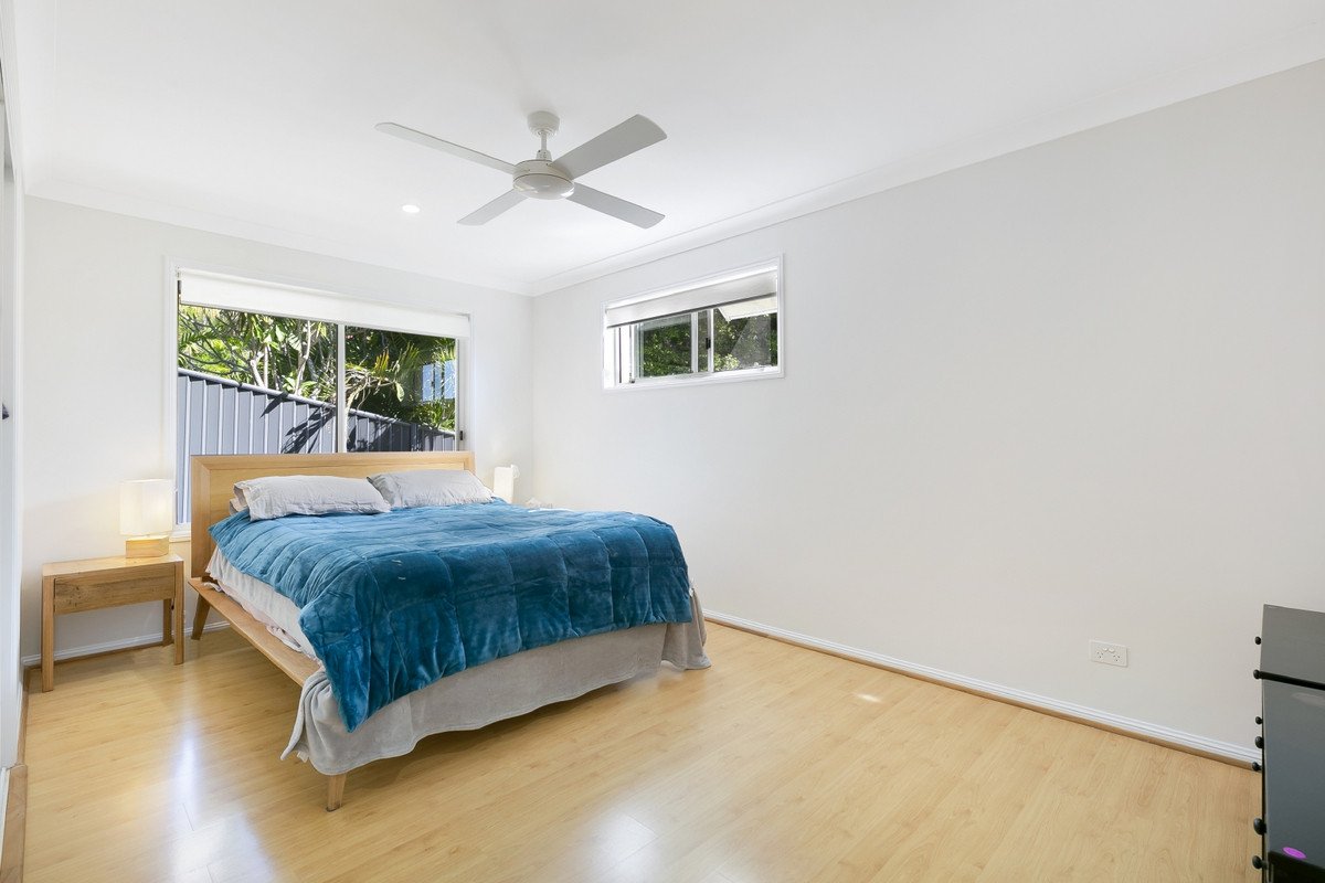 11 Robinson Place Currumbin Waters 21