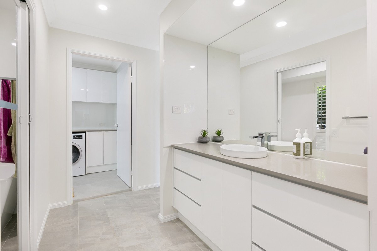 11 Robinson Place Currumbin Waters 22