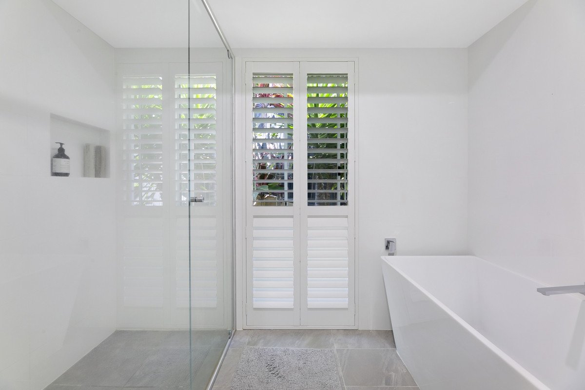 11 Robinson Place Currumbin Waters 23