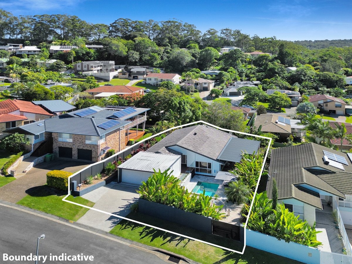 11 Robinson Place Currumbin Waters 28