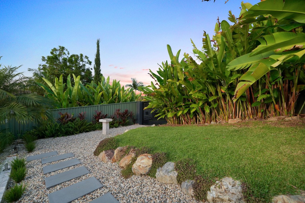 11 Robinson Place Currumbin Waters 29