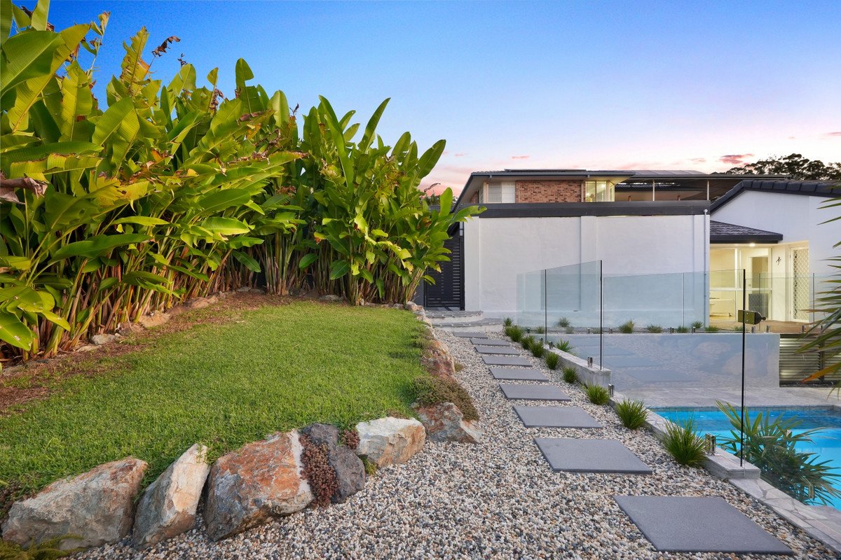 11 Robinson Place Currumbin Waters 30