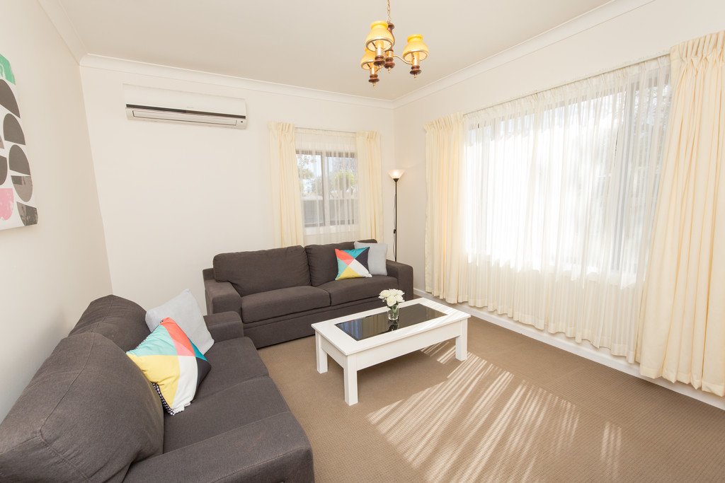 11 Rose Street BURONGA 5