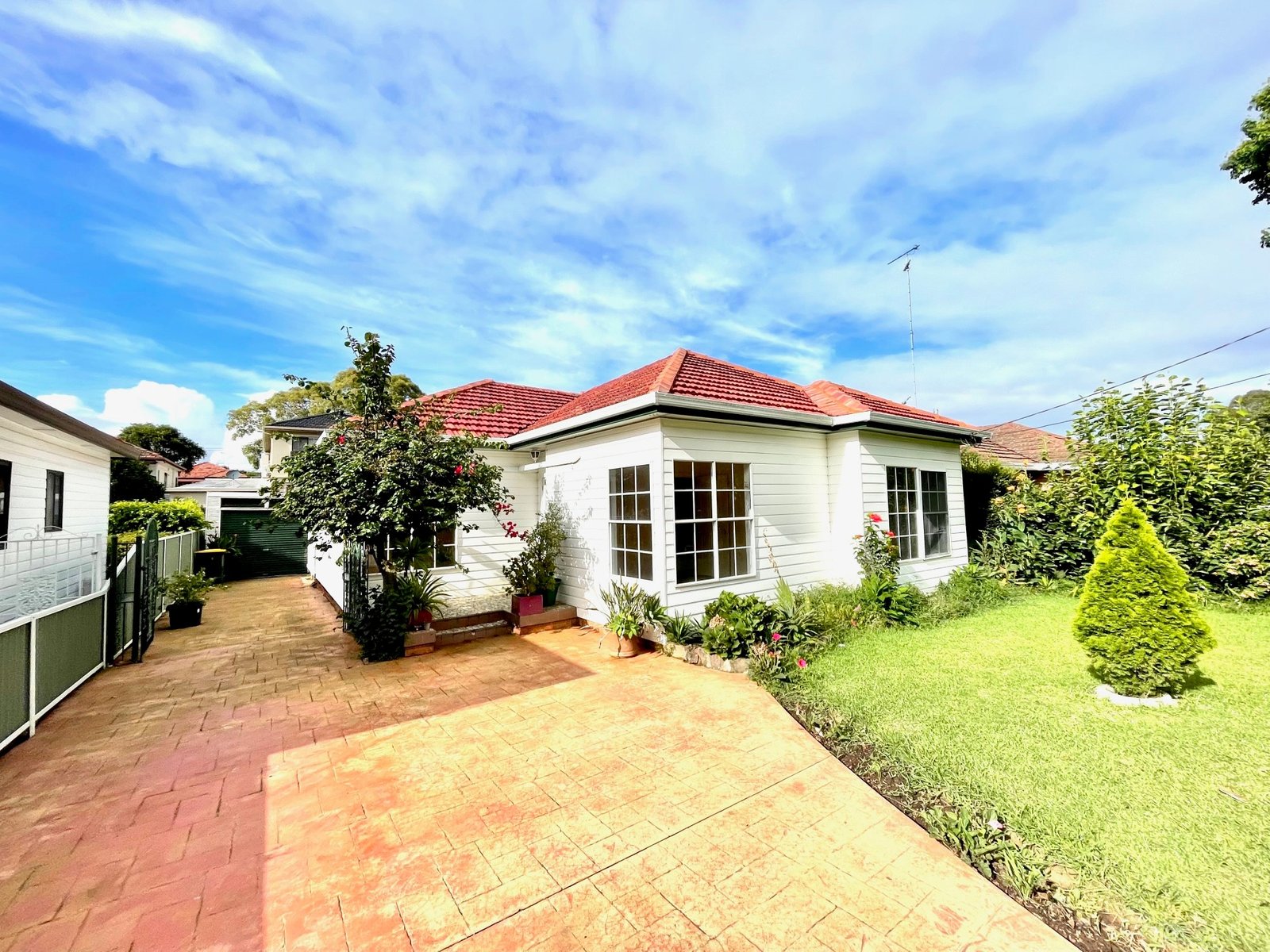 11 Roseanne Avenue ROSELANDS 1