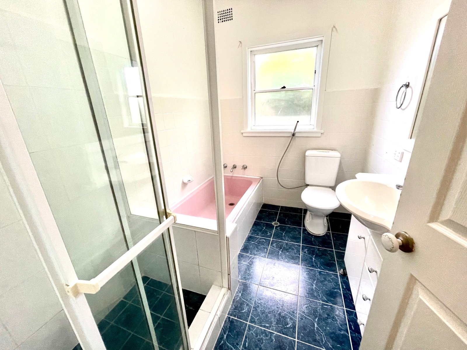 11 Roseanne Avenue ROSELANDS 3