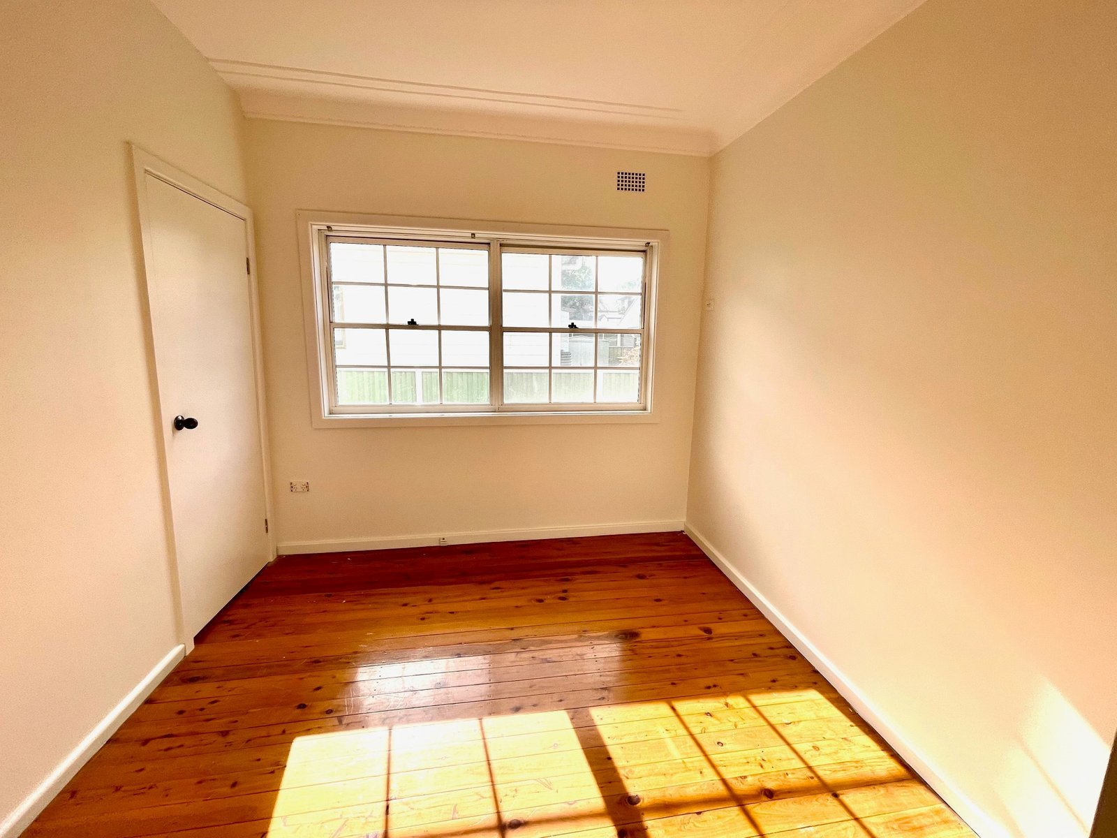 11 Roseanne Avenue ROSELANDS 9