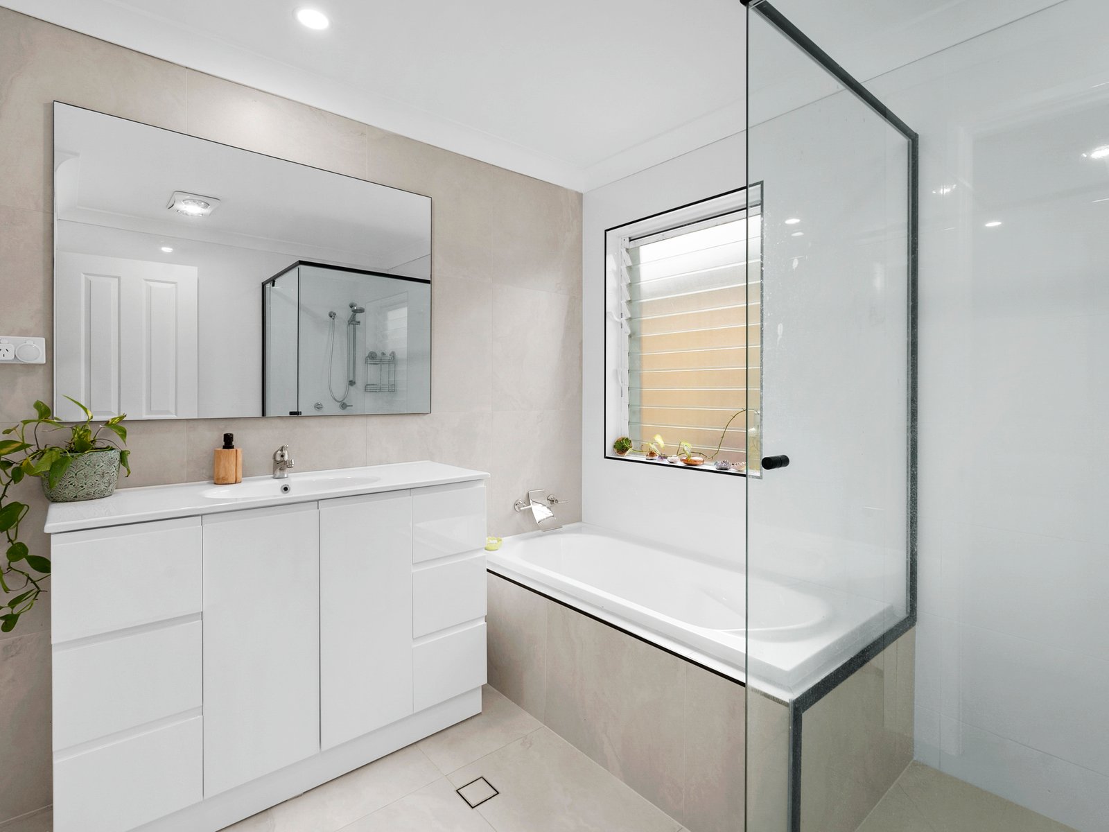 11 Rosewood Avenue BOGANGAR 11