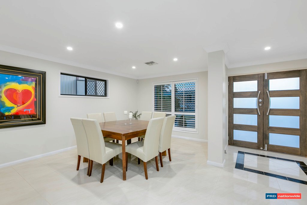 11 Royal View Close BURLEIGH HEADS 5