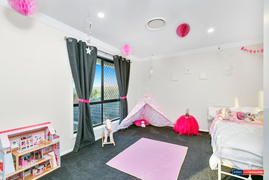 11 Royal View Close BURLEIGH HEADS 6