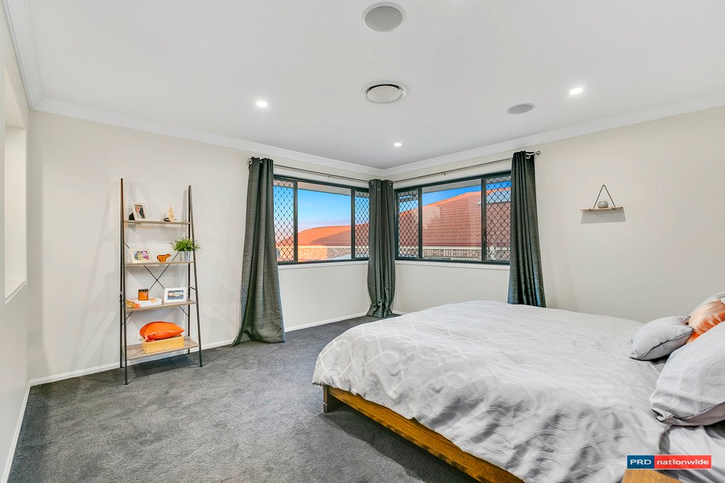 11 Royal View Close BURLEIGH HEADS 8
