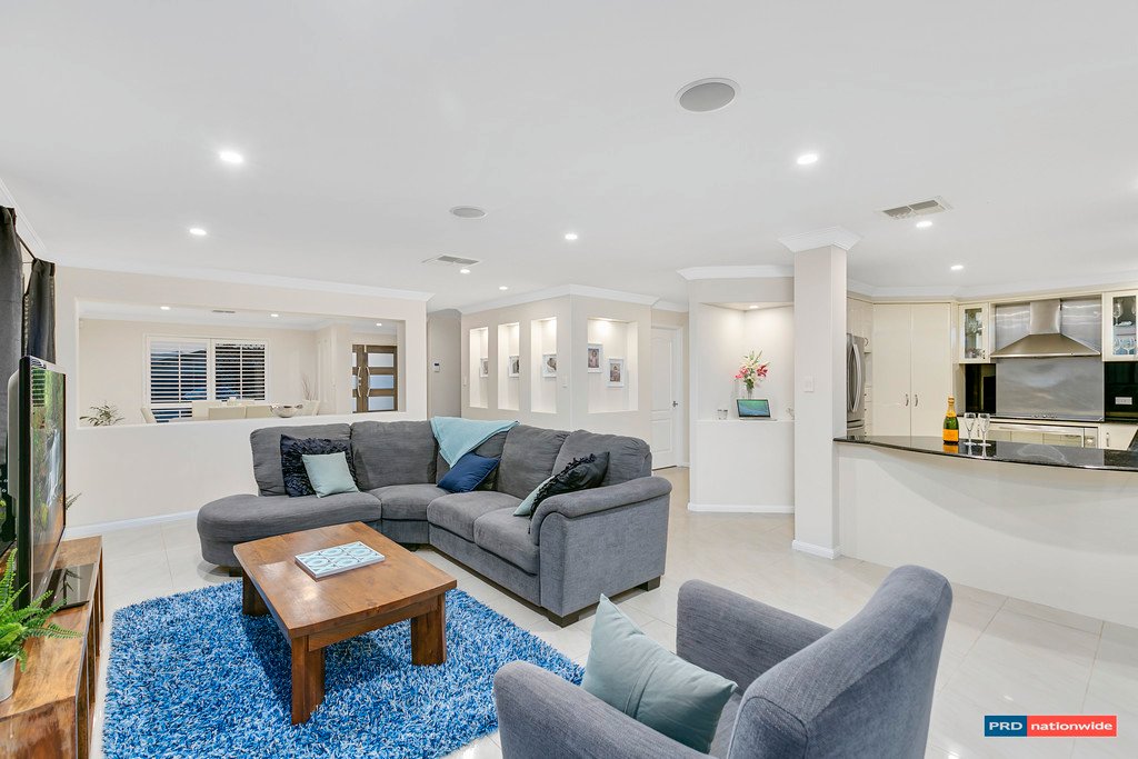 11 Royal View Close BURLEIGH HEADS 14