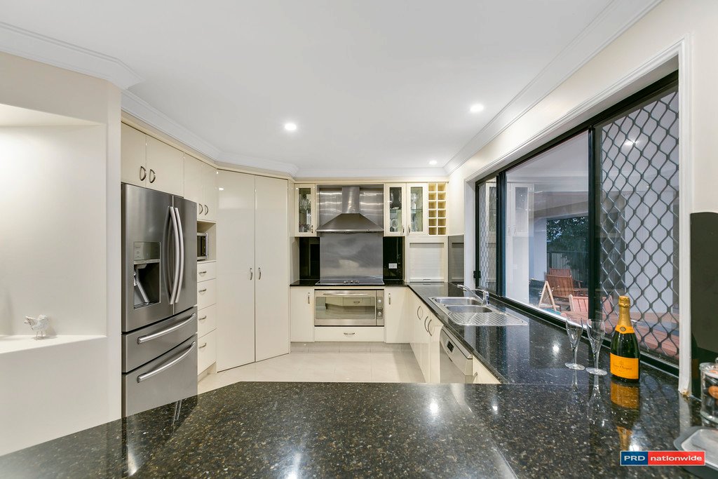 11 Royal View Close BURLEIGH HEADS 15