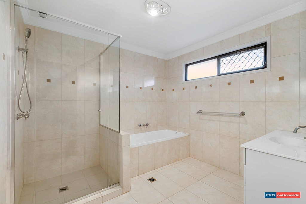 11 Royal View Close BURLEIGH HEADS 16