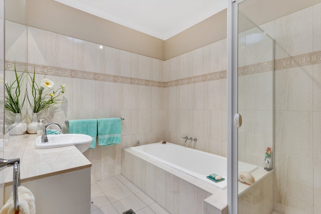 1/1 Royal View  Close BURLEIGH HEADS 9