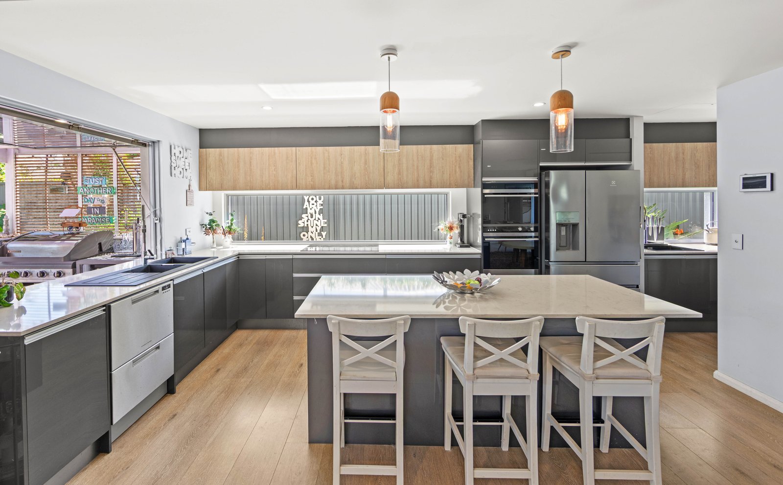11 Rumrunner Street MERMAID WATERS 4