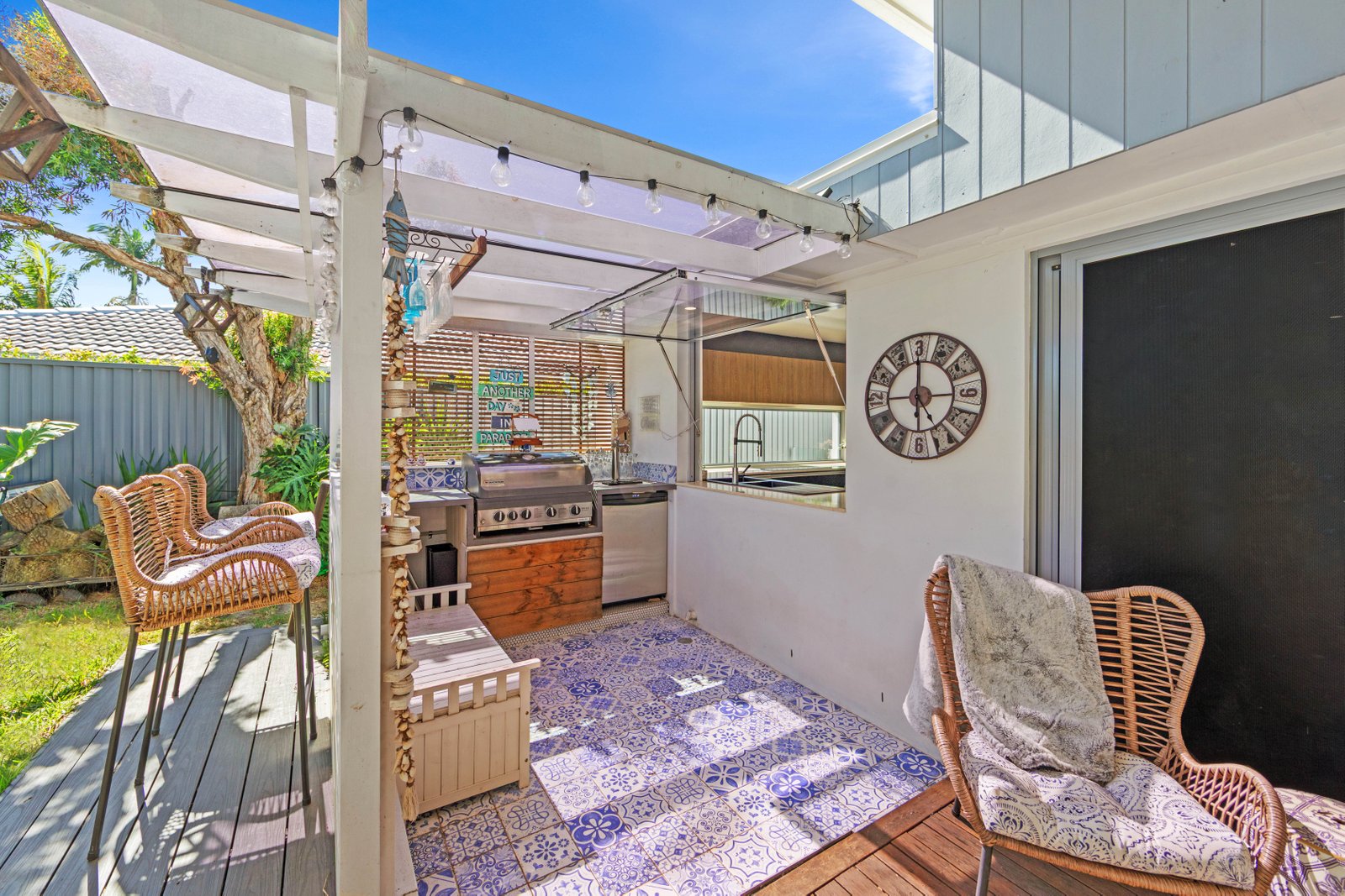 11 Rumrunner Street MERMAID WATERS 12