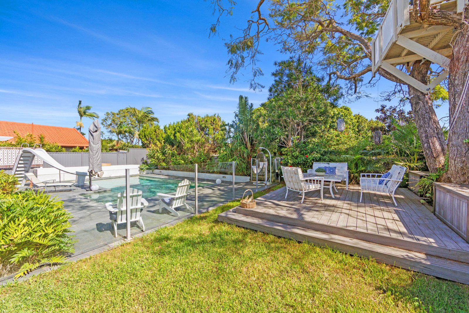 11 Rumrunner Street MERMAID WATERS 14