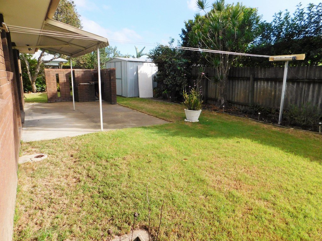 11 Sandpiper Drive BURLEIGH HEADS 8