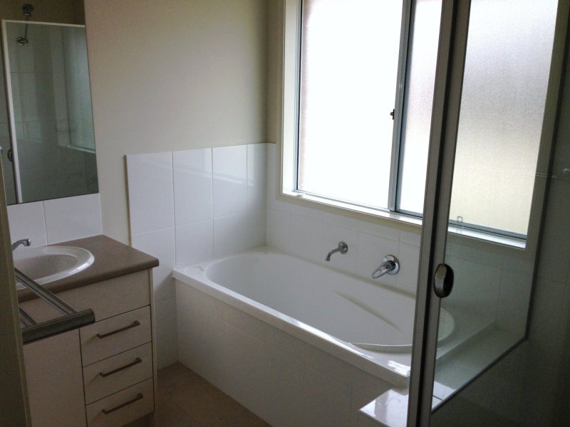 11 Sapphire Drive RUTHERFORD 4