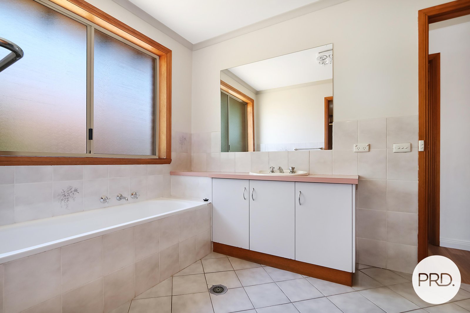 1/1 Saville Avenue LAVINGTON 13