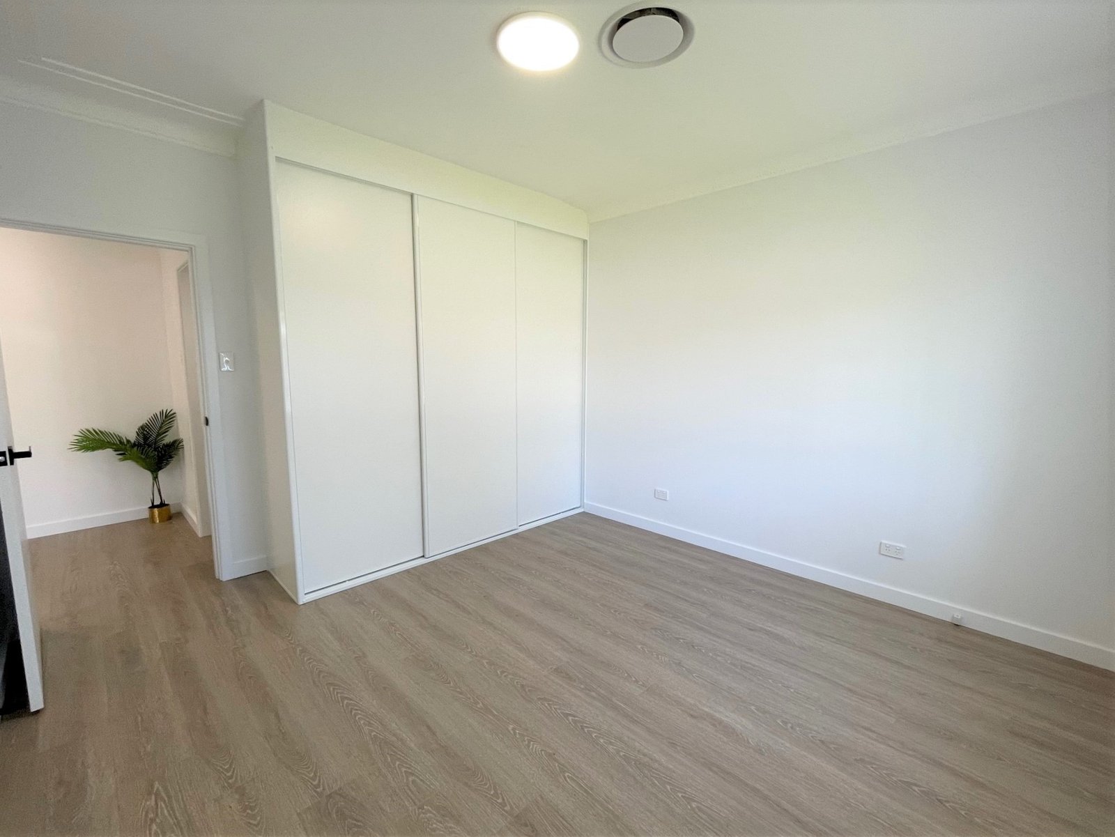 11 Scarborough Street MONTEREY 9