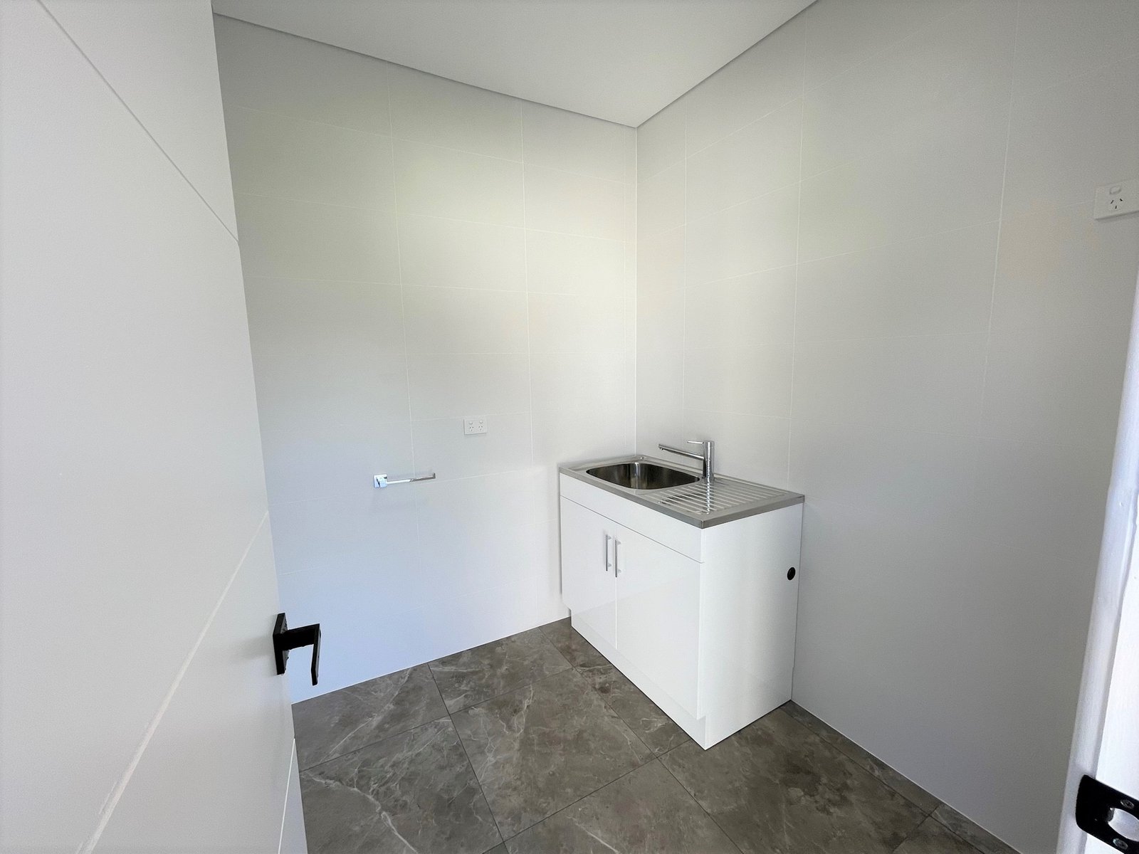 11 Scarborough Street MONTEREY 11