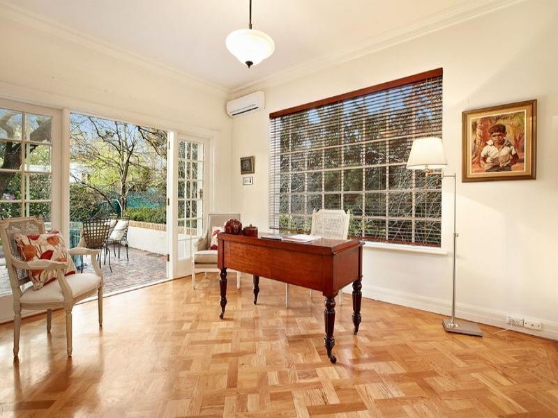 Real Estate and Property in 11 Scotsburn Grove, Toorak, VIC