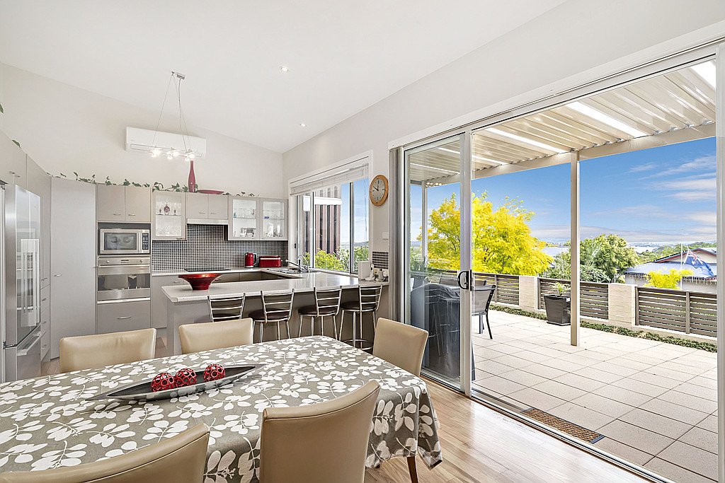 11 Seagrass Circuit CORLETTE 6