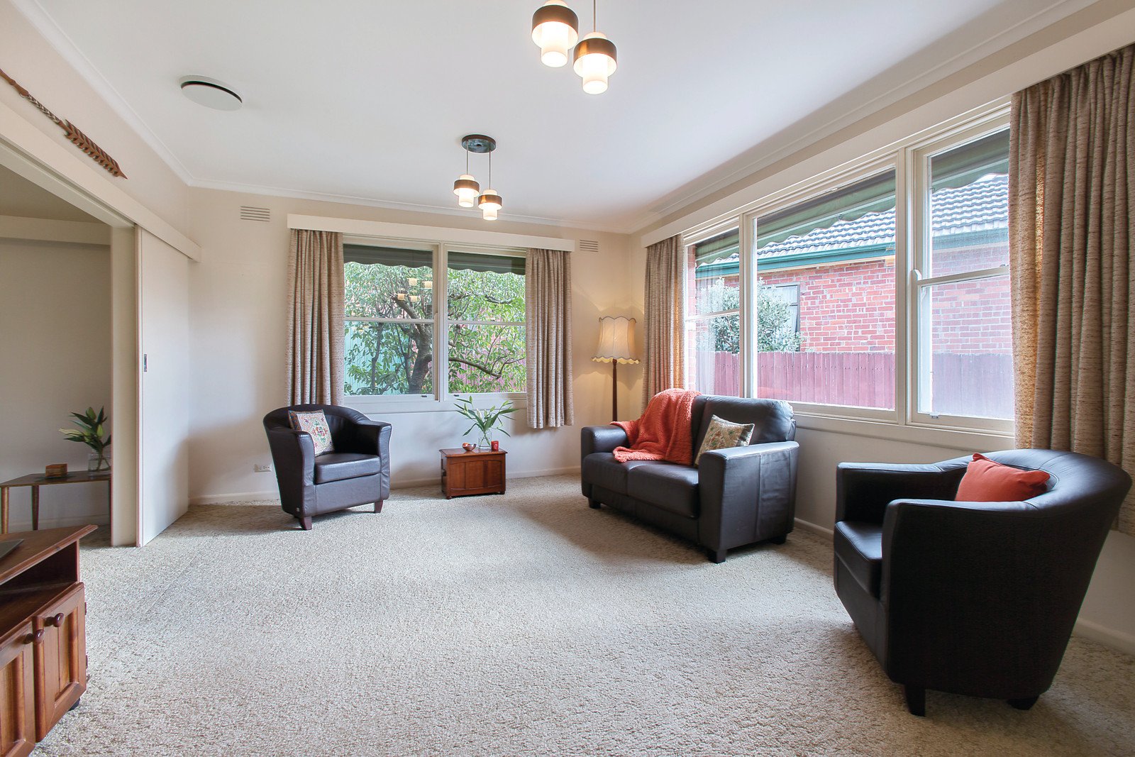 11 Serpentine Street, Mont Albert, VIC