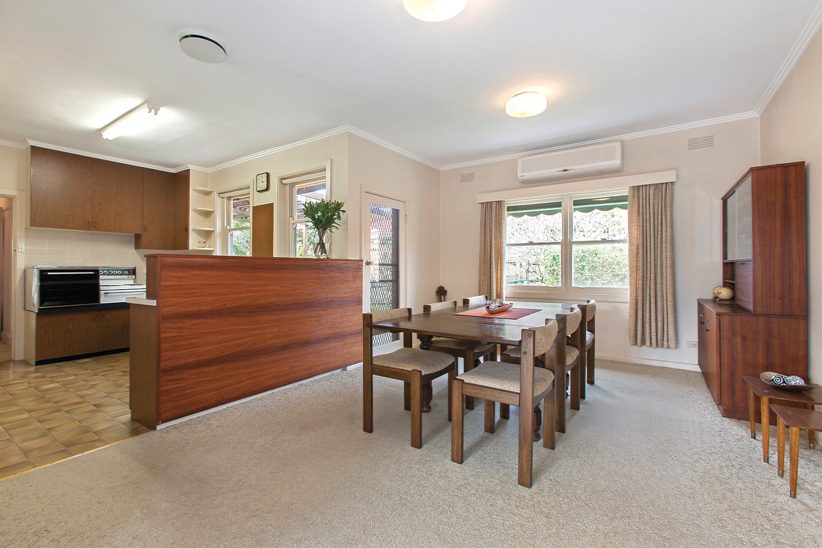 11 Serpentine Street, Mont Albert, VIC