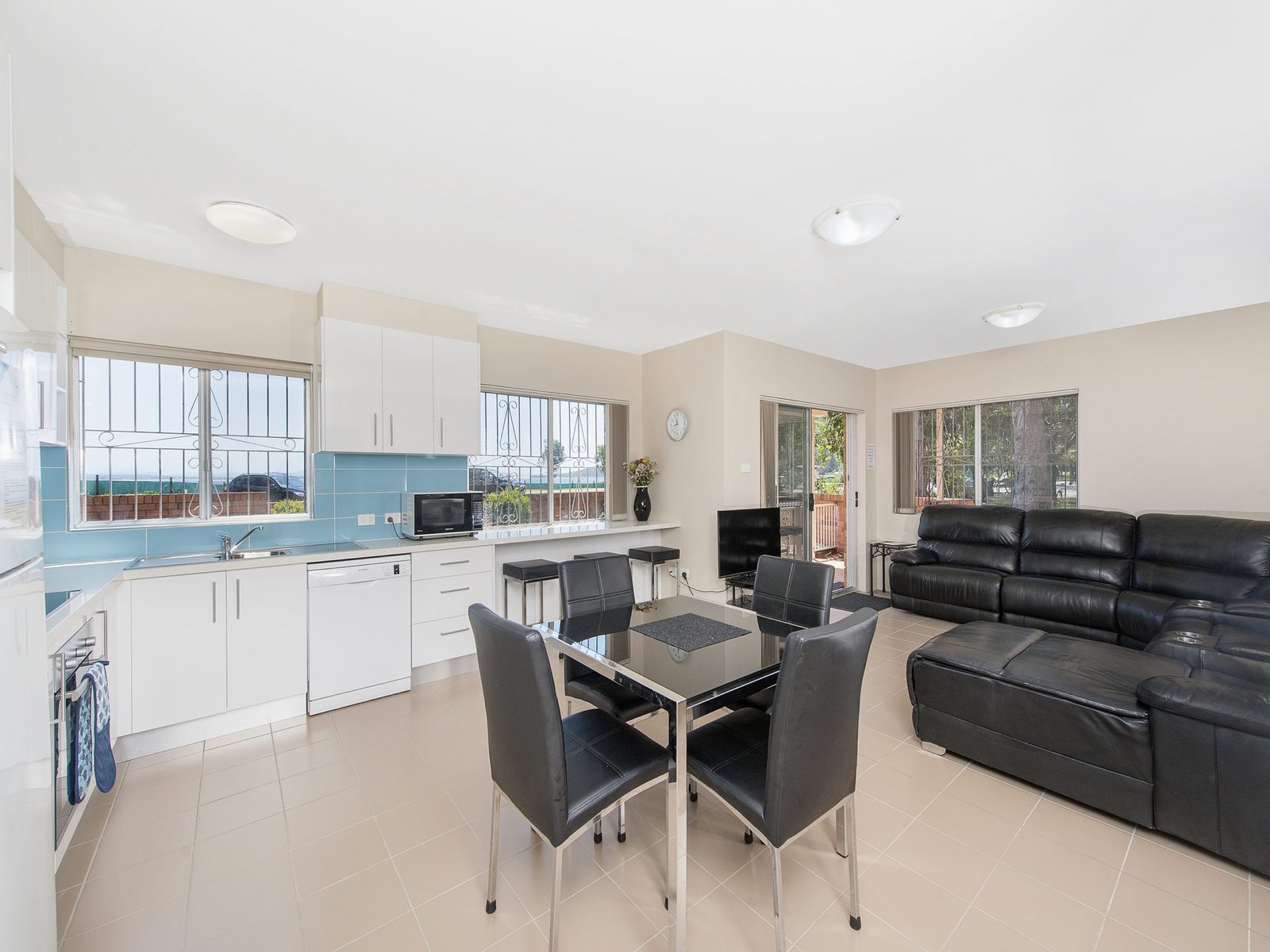 1/1 Shoal Bay Road SHOAL BAY 1