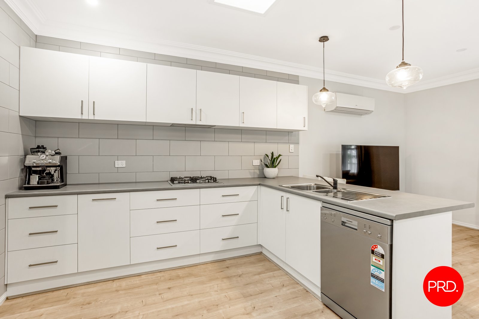 11 Short Street KANGAROO FLAT 3